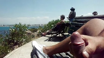 به پلیس ایستاده بود و با یک سخت پوستان, دسته دانلود فیلم سینمایی داستانی سکسی